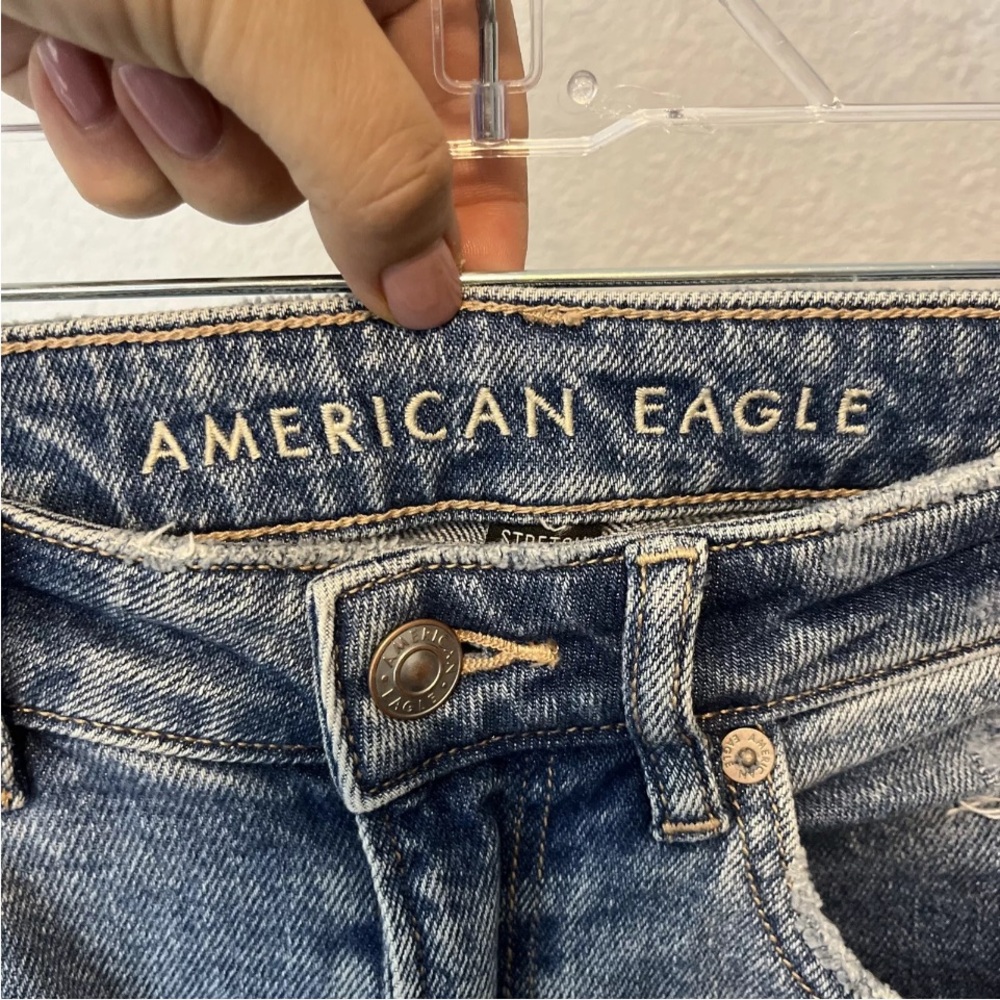 American Eagle Mom Straight Blue Jeans Comfort Stretch Waist Medium Wash Size 6 - Picture 2 of 8